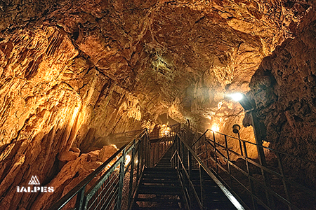 Grottes de Vallorbe, Suisse